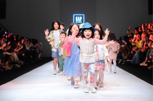 Gap再携萌娃 亮相KIDS WEAR上海时装周 发布2019童装新系列