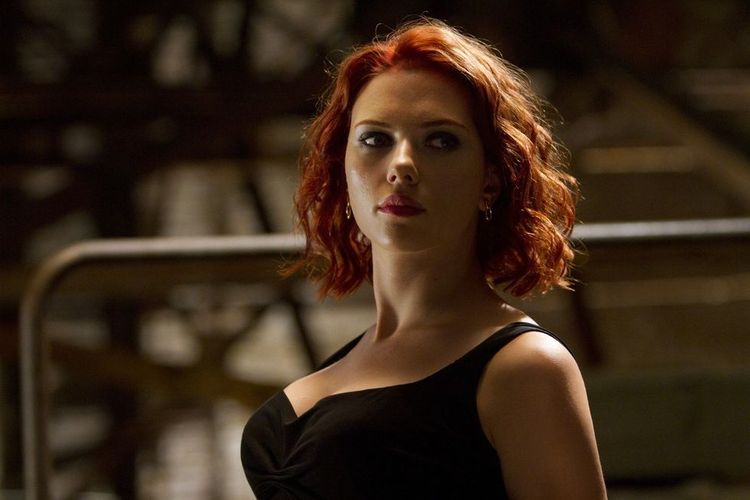 《黑寡妇》迷倒美国队长、Hulk 与鹰眼！ Scarlett Johansson新戏换上白战衣竟是因为…